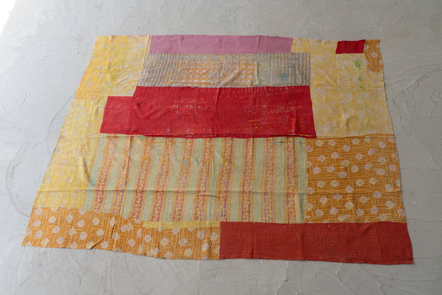 インド産　ヴィンテージ　カンタキルト　パッチワーク　手織り刺繍　手刺繍　ラリーキルト　ソファカバー　ヴィンテージ雑貨　民芸品　キルト専門店　amaleh
