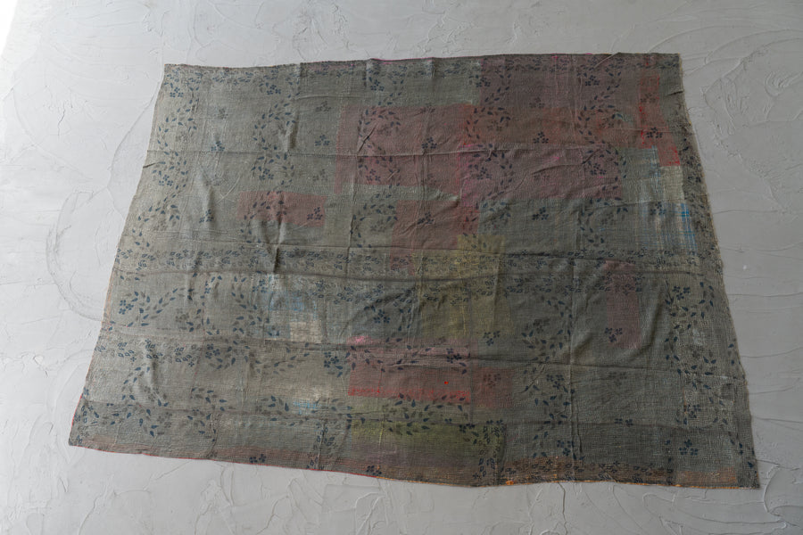 インド産　ヴィンテージ　カンタキルト　パッチワーク　手織り刺繍　手刺繍　ラリーキルト　ソファカバー　ヴィンテージ雑貨　民芸品　キルト専門店　amaleh