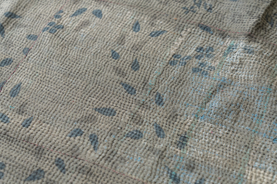 インド産　ヴィンテージ　カンタキルト　パッチワーク　手織り刺繍　手刺繍　ラリーキルト　ソファカバー　ヴィンテージ雑貨　民芸品　キルト専門店　amaleh