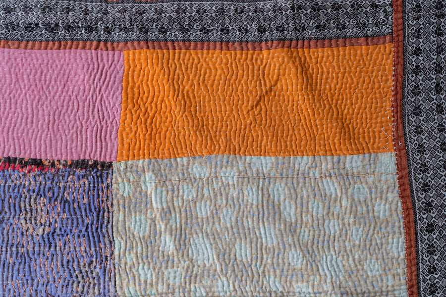 インド産　ヴィンテージ　カンタキルト　パッチワーク　手織り刺繍　手刺繍　ラリーキルト　ソファカバー　ヴィンテージ雑貨　民芸品　キルト専門店　amaleh