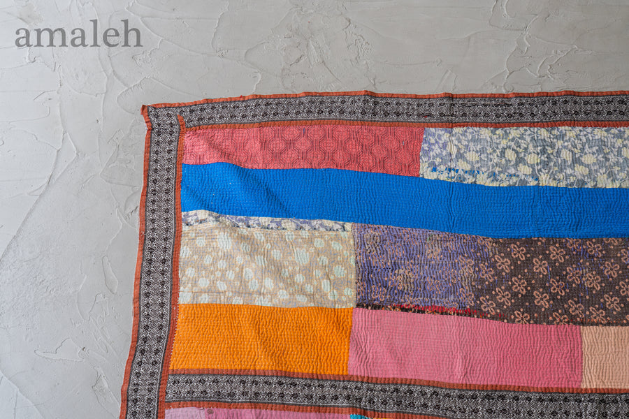 インド産　ヴィンテージ　カンタキルト　パッチワーク　手織り刺繍　手刺繍　ラリーキルト　ソファカバー　ヴィンテージ雑貨　民芸品　キルト専門店　amaleh