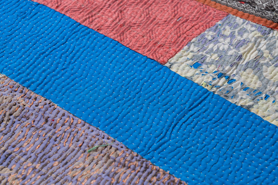 インド産　ヴィンテージ　カンタキルト　パッチワーク　手織り刺繍　手刺繍　ラリーキルト　ソファカバー　ヴィンテージ雑貨　民芸品　キルト専門店　amaleh