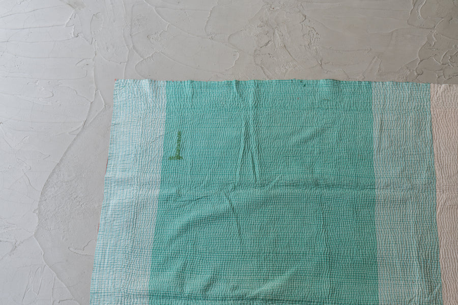 インド産　ヴィンテージ　カンタキルト　パッチワーク　手織り刺繍　手刺繍　ラリーキルト　ソファカバー　ヴィンテージ雑貨　民芸品　キルト専門店　amaleh