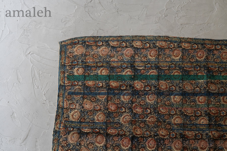 インド産　ヴィンテージ　カンタキルト　パッチワーク　手織り刺繍　手刺繍　ラリーキルト　ソファカバー　ヴィンテージ雑貨　民芸品　キルト専門店　amaleh