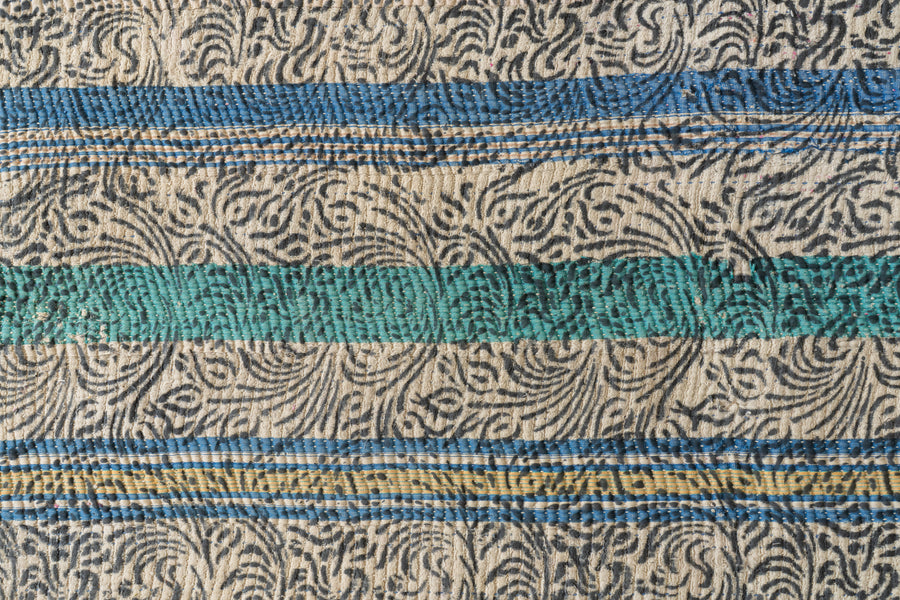 インド産　ヴィンテージ　カンタキルト　パッチワーク　手織り刺繍　手刺繍　ラリーキルト　ソファカバー　ヴィンテージ雑貨　民芸品　キルト専門店　amaleh