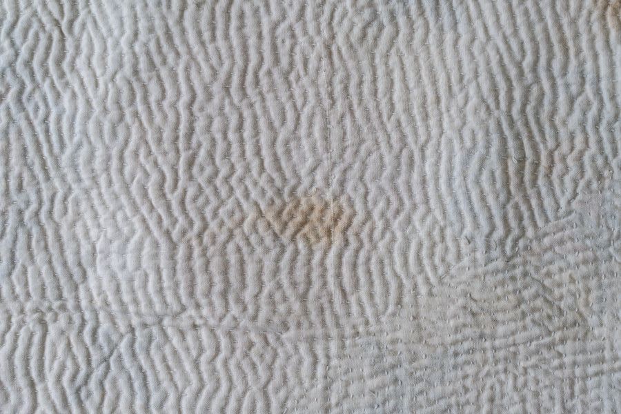 インド産　ヴィンテージ　カンタキルト　パッチワーク　手織り刺繍　手刺繍　ラリーキルト　ソファカバー　ヴィンテージ雑貨　民芸品　キルト専門店　amaleh