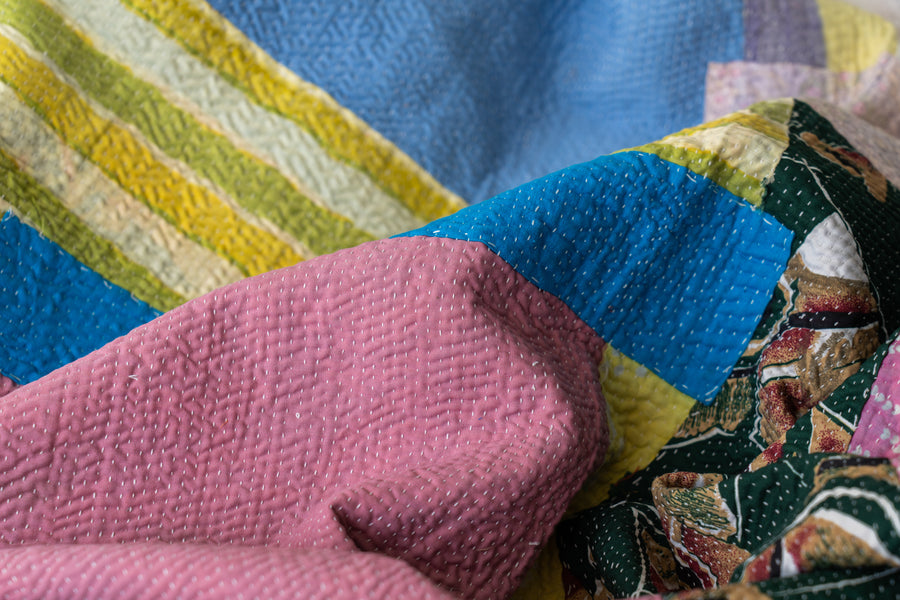 インド産　ヴィンテージ　カンタキルト　パッチワーク　手織り刺繍　手刺繍　ラリーキルト　ソファカバー　ヴィンテージ雑貨　民芸品　キルト専門店　amaleh