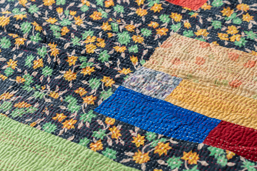 インド産　ヴィンテージ　カンタキルト　パッチワーク　手織り刺繍　手刺繍　ラリーキルト　ソファカバー　ヴィンテージ雑貨　民芸品　キルト専門店　amaleh