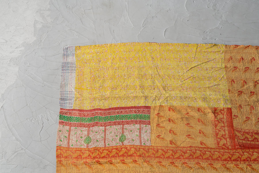 インド産　ヴィンテージ　カンタキルト　パッチワーク　手織り刺繍　手刺繍　ラリーキルト　ソファカバー　ヴィンテージ雑貨　民芸品　キルト専門店　amaleh