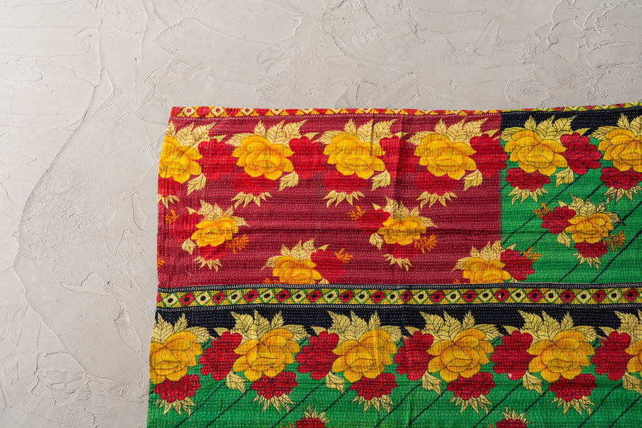 インド産　ヴィンテージ　カンタキルト　パッチワーク　手織り刺繍　手刺繍　ラリーキルト　ソファカバー　ヴィンテージ雑貨　民芸品　キルト専門店　amaleh