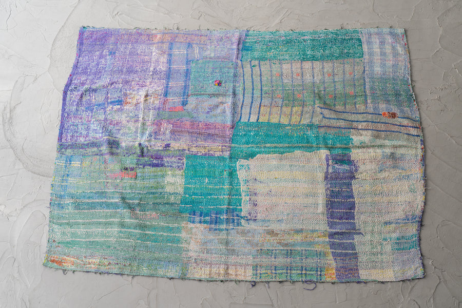 インド産　ヴィンテージ　カンタキルト　パッチワーク　手織り刺繍　手刺繍　ラリーキルト　ソファカバー　ヴィンテージ雑貨　民芸品　キルト専門店　amaleh