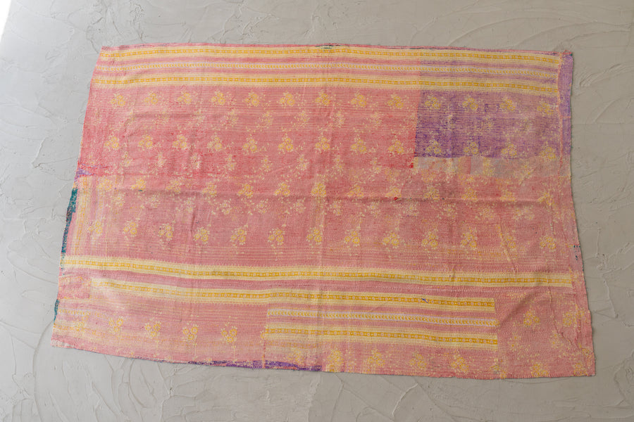 インド産　ヴィンテージ　カンタキルト　パッチワーク　手織り刺繍　手刺繍　ラリーキルト　ソファカバー　ヴィンテージ雑貨　民芸品　キルト専門店　amaleh