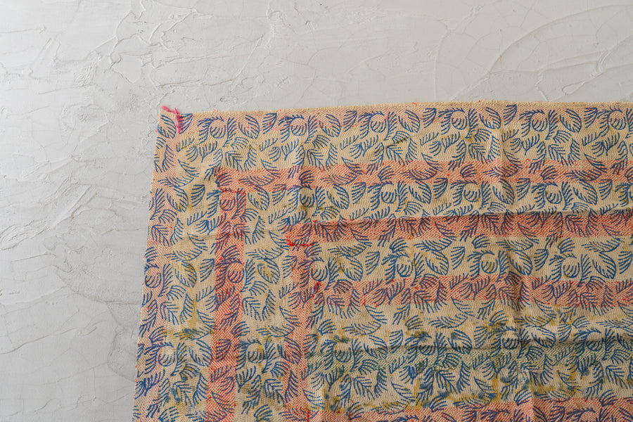 インド産　ヴィンテージ　カンタキルト　パッチワーク　手織り刺繍　手刺繍　ラリーキルト　ソファカバー　ヴィンテージ雑貨　民芸品　キルト専門店　amaleh