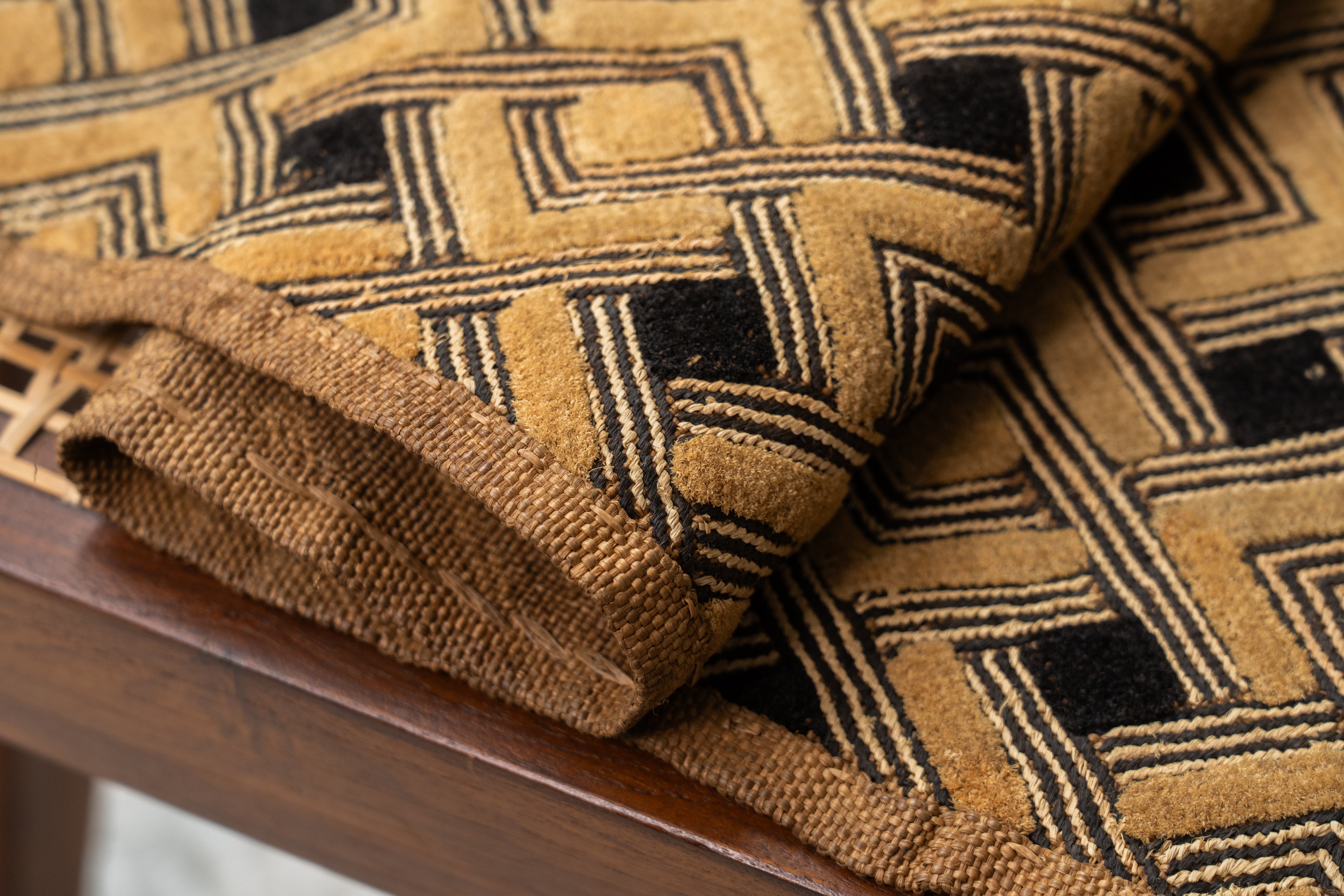 クバ布 クバクロス ビンテージ 1枚 クバ王国伝統のクバクロス-KUBA TEXTILES】クバ布-草ビロード