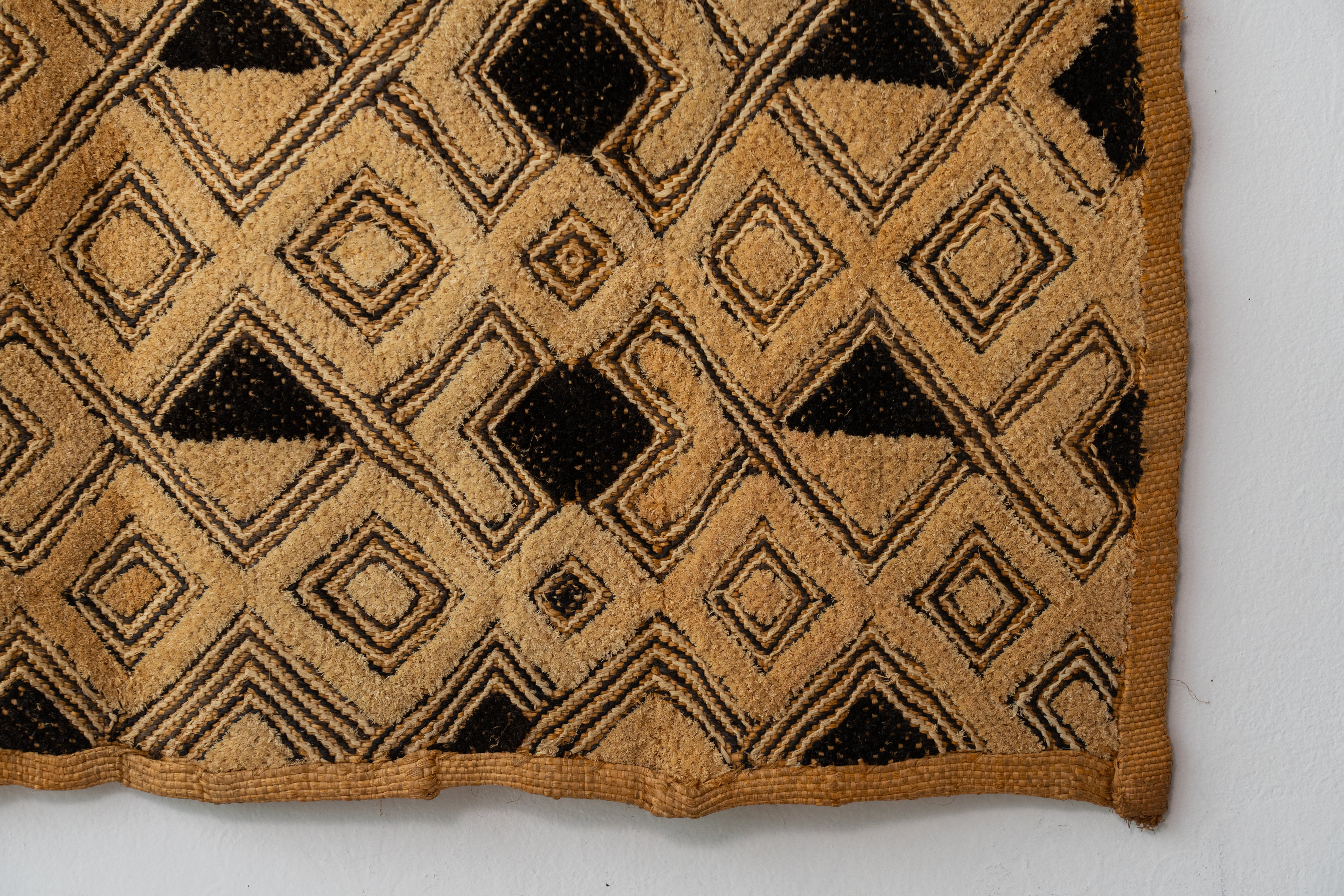 クバ王国伝統のクバクロス-KUBA TEXTILES】クバ布-草ビロード