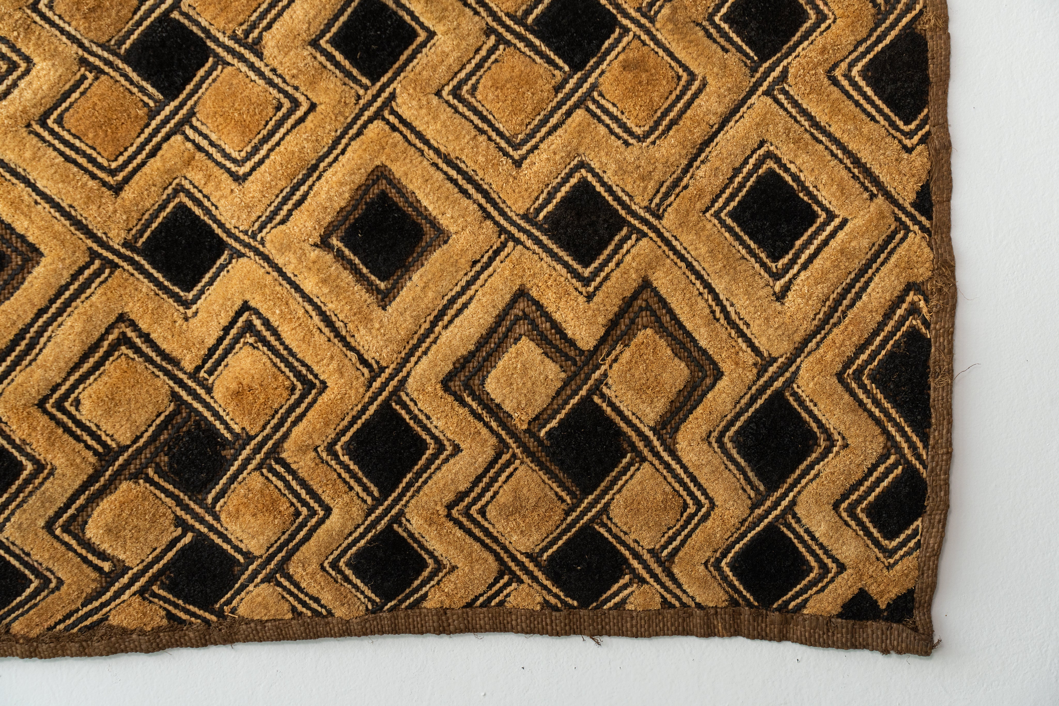 クバ王国伝統のクバクロス-KUBA TEXTILES】クバ布-草ビロード