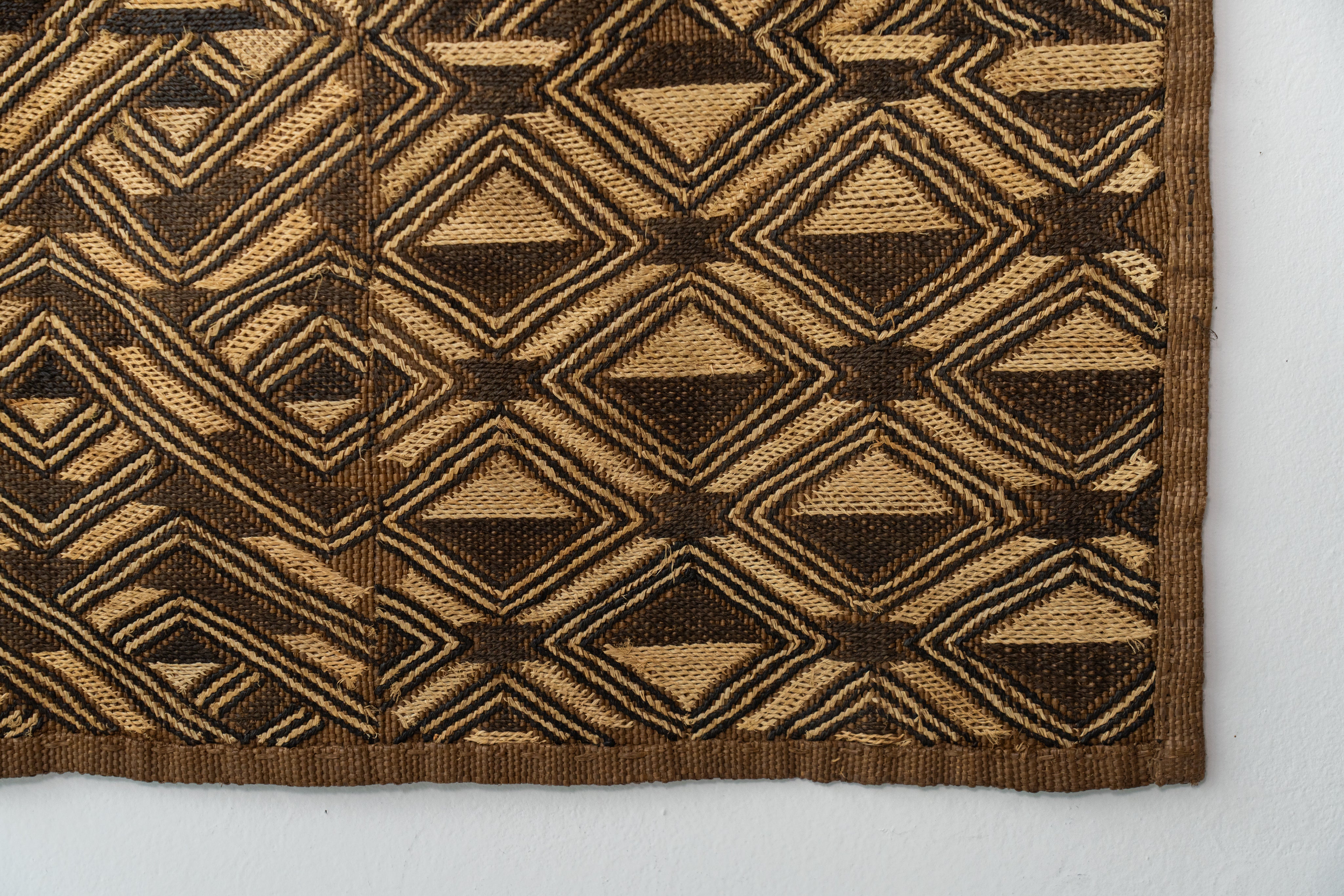 クバ王国伝統のクバクロス-KUBA TEXTILES】クバ布-草ビロード