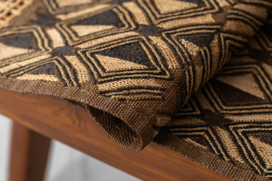 クバ王国伝統のクバクロス-KUBA TEXTILES】クバ布-草ビロード