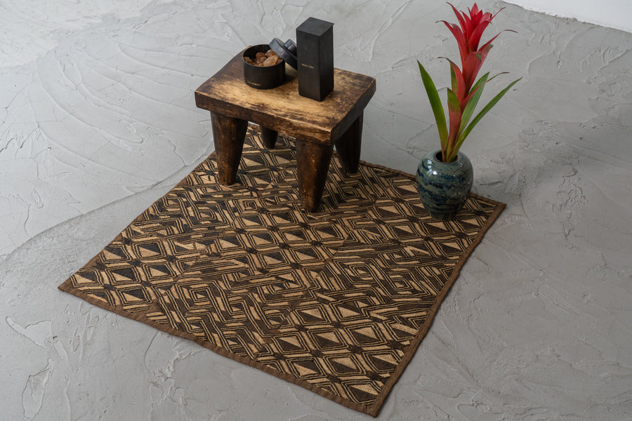 クバ王国伝統のクバクロス-KUBA TEXTILES】クバ布-草ビロード