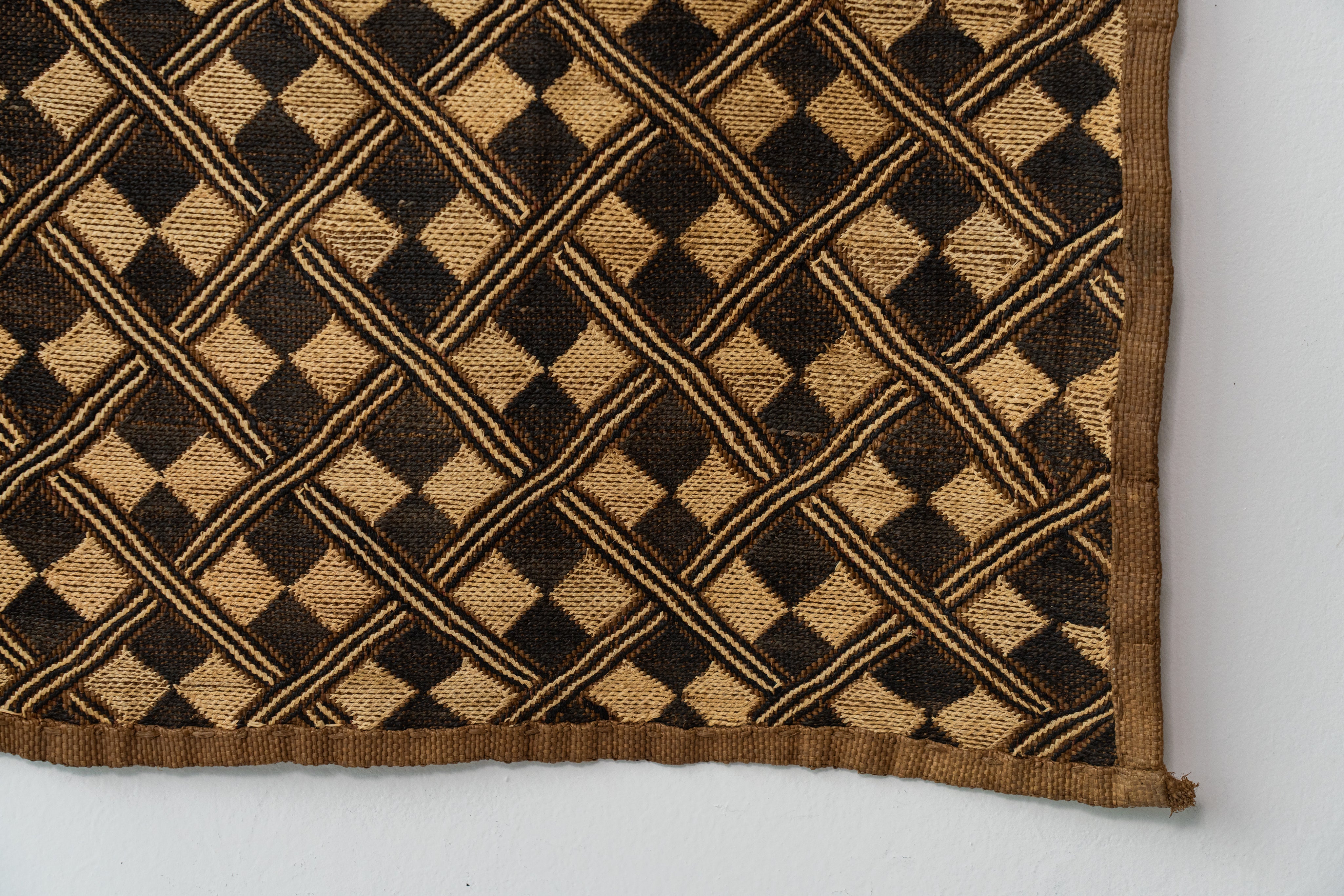 クバ王国伝統のクバクロス-KUBA TEXTILES】クバ布-草ビロード