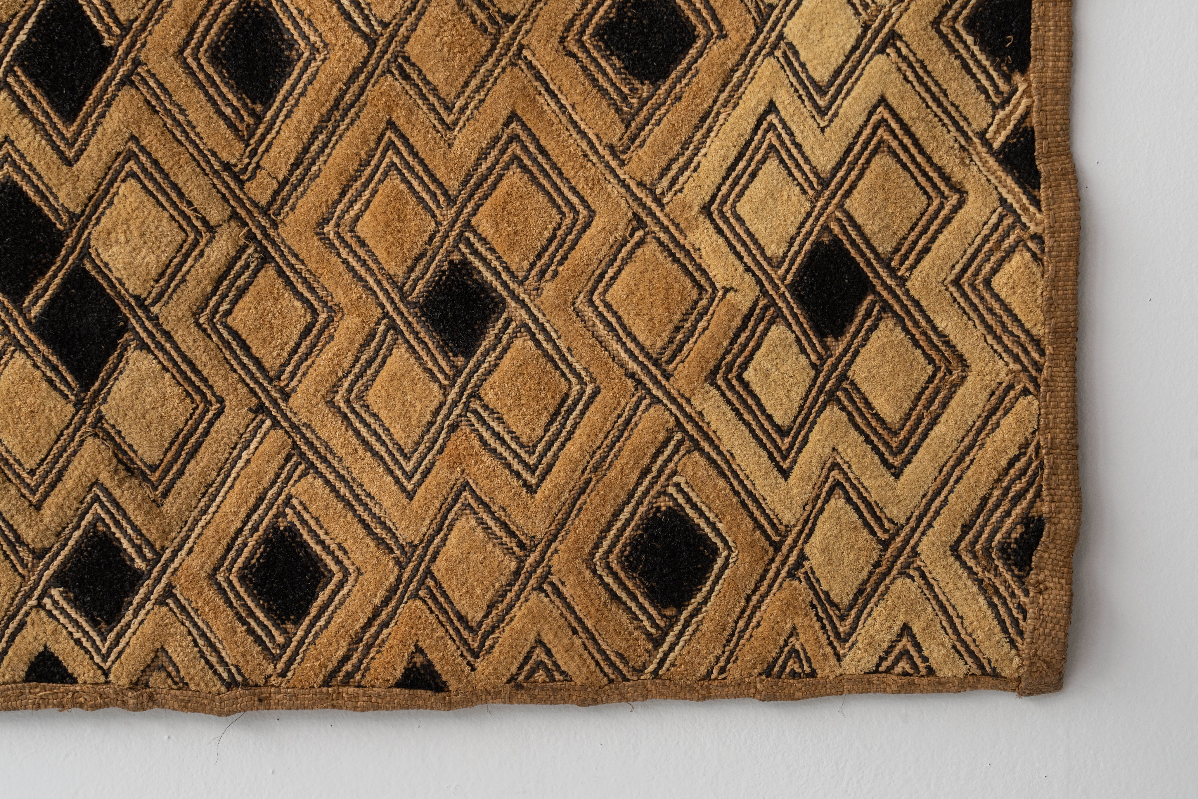 クバ王国伝統のクバクロス-KUBA TEXTILES】-ヴィンテージラグ