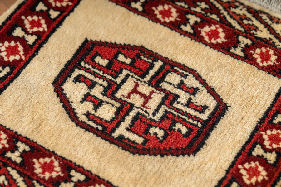 パキスタン産　ミニラグ　ヴィンテージラグ　手織りラグ　手織り絨毯　トライバルラグ　ミニラグ　ギュル文様