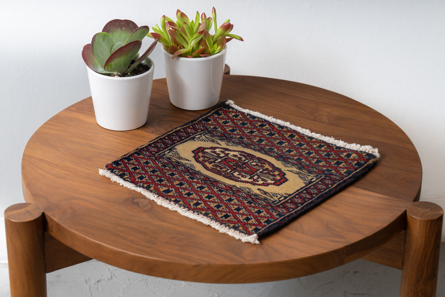 パキスタン産 ミニラグ　ヴィンテージラグ　手織りラグ　手織り絨毯　ギュル文様