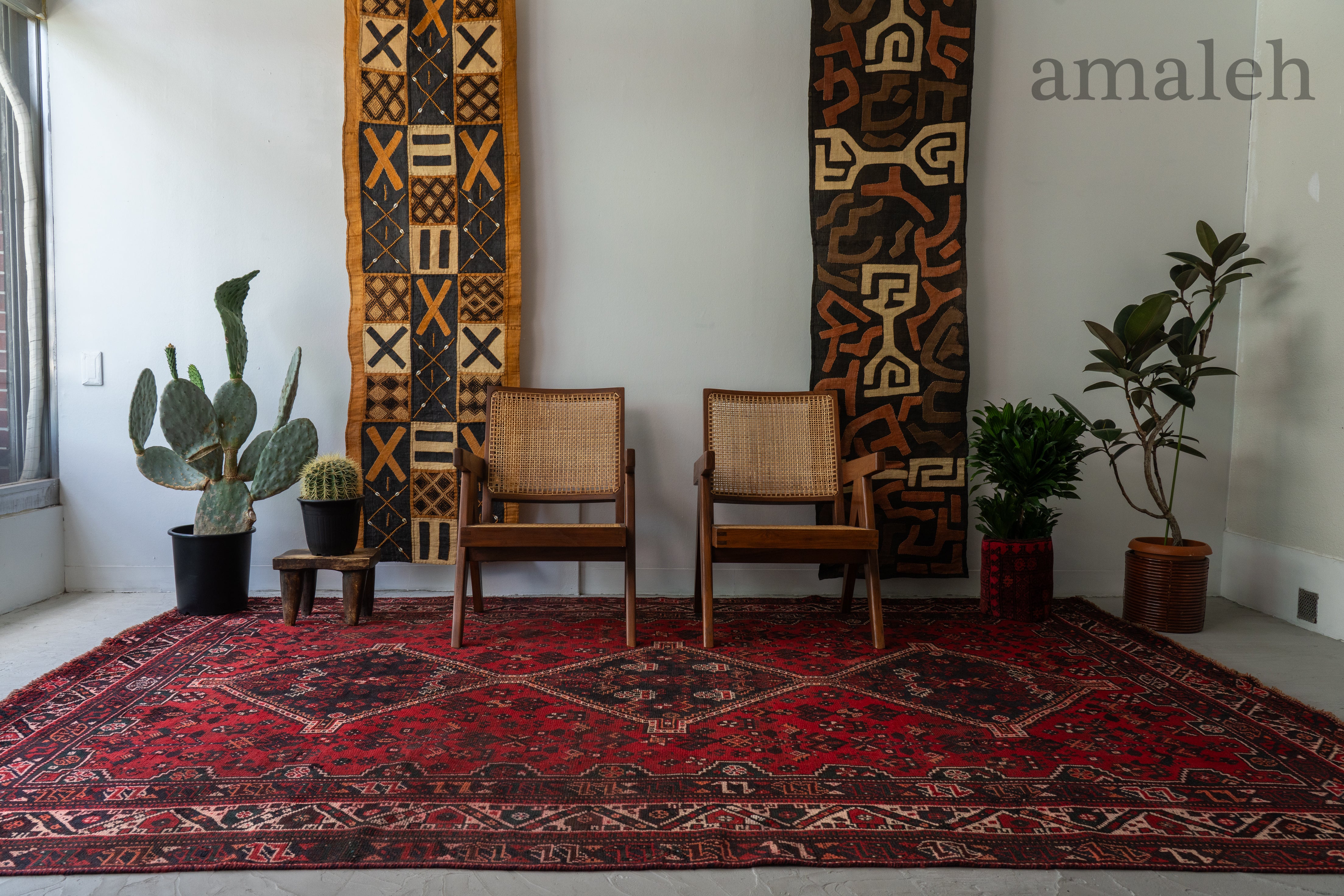 EXTRA LARGE SIZEのヴィンテージラグ・トライバルラグ・手織りの