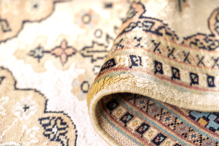 ヴィンテージラグ　手織りラグ　絨毯　シルク　メダリオン