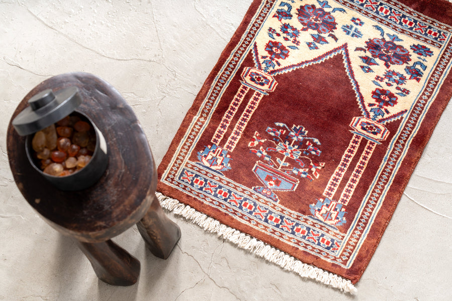 ヴィンテージラグ　オールドラグ　アンティークラグ　キリム　トライバルラグ　手織りラグ　ギャッベ　絨毯　ペルシャ絨毯　ミフラーブ　花瓶模様