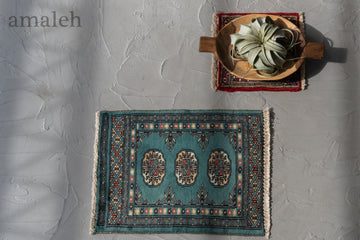 パキスタン産　1990年代　ヴィンテージラグ　パキスタンラグ　ブルー　青　グリーン　緑　ギュル　イーブルアイ　魔除け　玄関マット　玄関　キッチンマット　ベッドサイド　家具　手織り　絨毯　カーペット　ヴィンテージラグ専門店　amaleh　通販