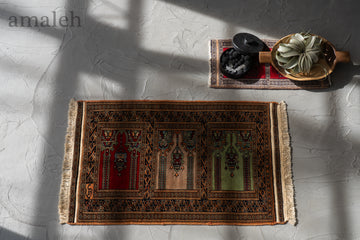 パキスタン産　1990年代　ヴィンテージラグ　パキスタンラグ　ミフラーブ　玄関マット　玄関　キッチンマット　ベッドサイド　家具　手織り　絨毯　カーペット　ヴィンテージラグ専門店　amaleh　通販