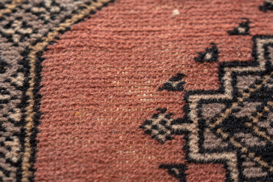 パキスタン産　1980年代　ヴィンテージラグ　パキスタンラグ　手織りラグ　ギュル文様　擦れた良い風合い　おしゃれなインテリア