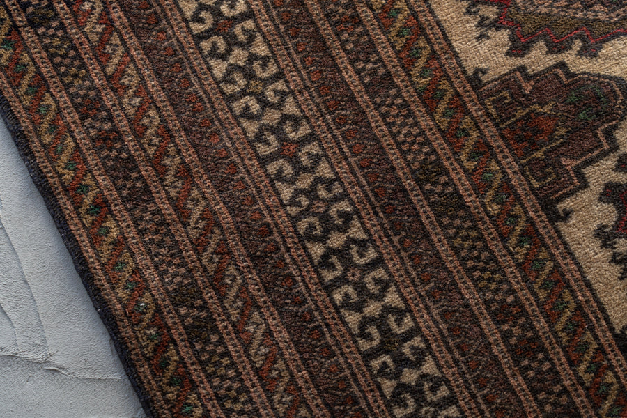 ヴィンテージラグ　オールドラグ　アンティークラグ　キリム　トライバルラグ　手織りラグ　ギャッベ　絨毯　ペルシャ絨毯　トルクメンラグ　バルーチラグ