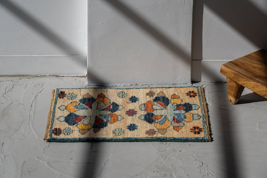 アフガニスタン産ヴィンテージラグ　トルクメン族が織るトルクメンラグ　手織りラグ　メダリオン
