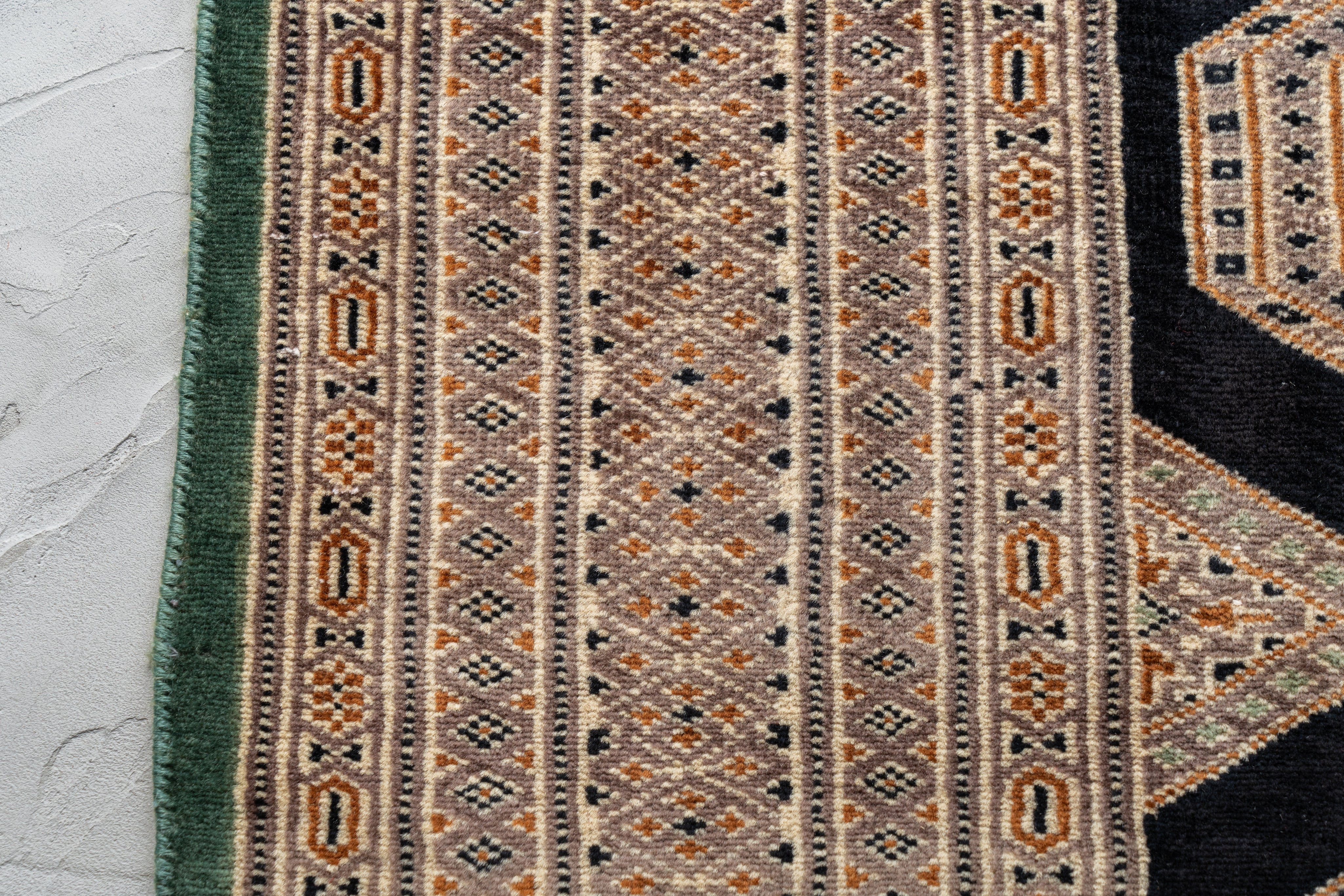 パキスタン産 1980年代 ヴィンテージラグ】パキスタンラグ