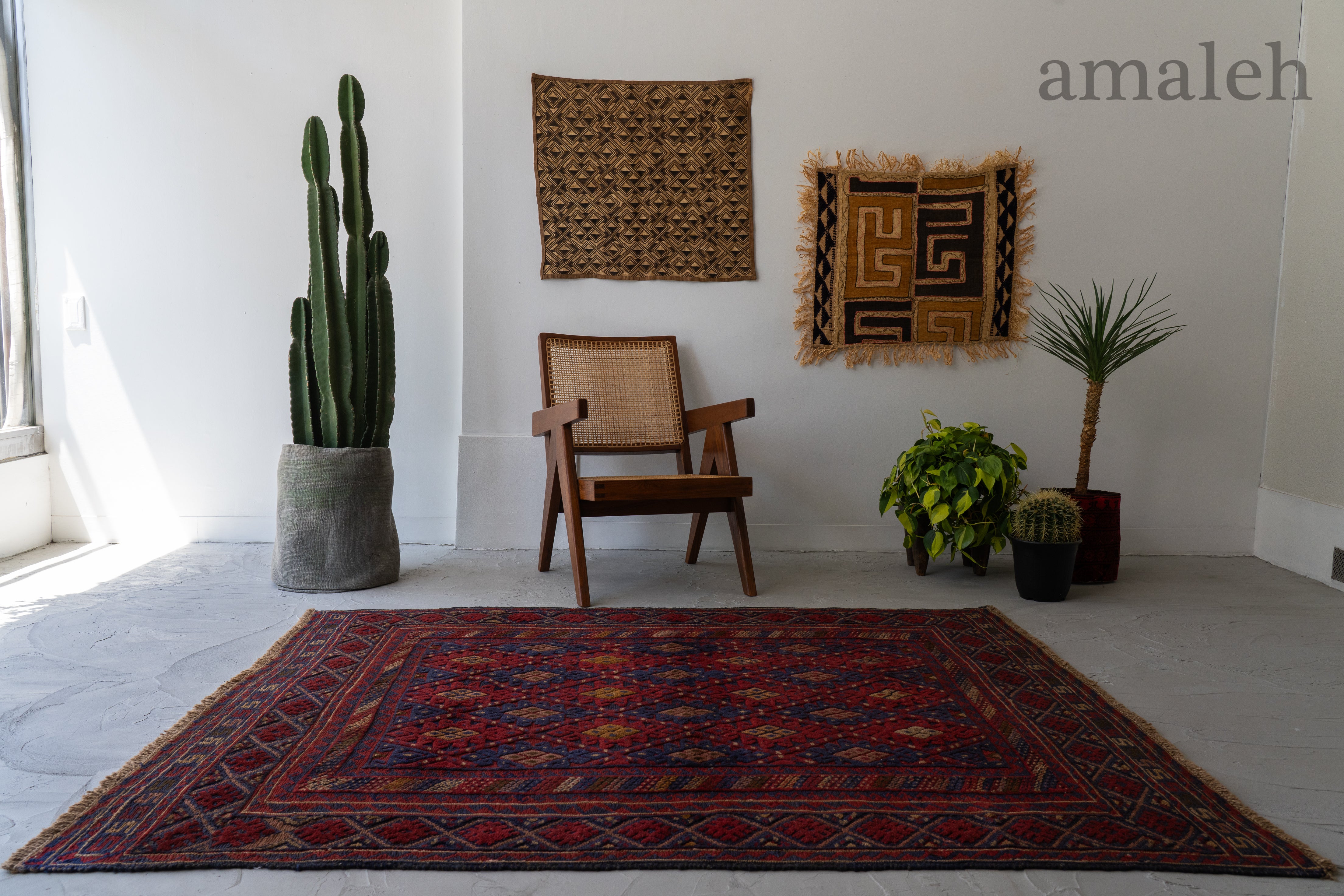 LARGE SIZEのヴィンテージラグ・トライバルラグ・手織り絨毯