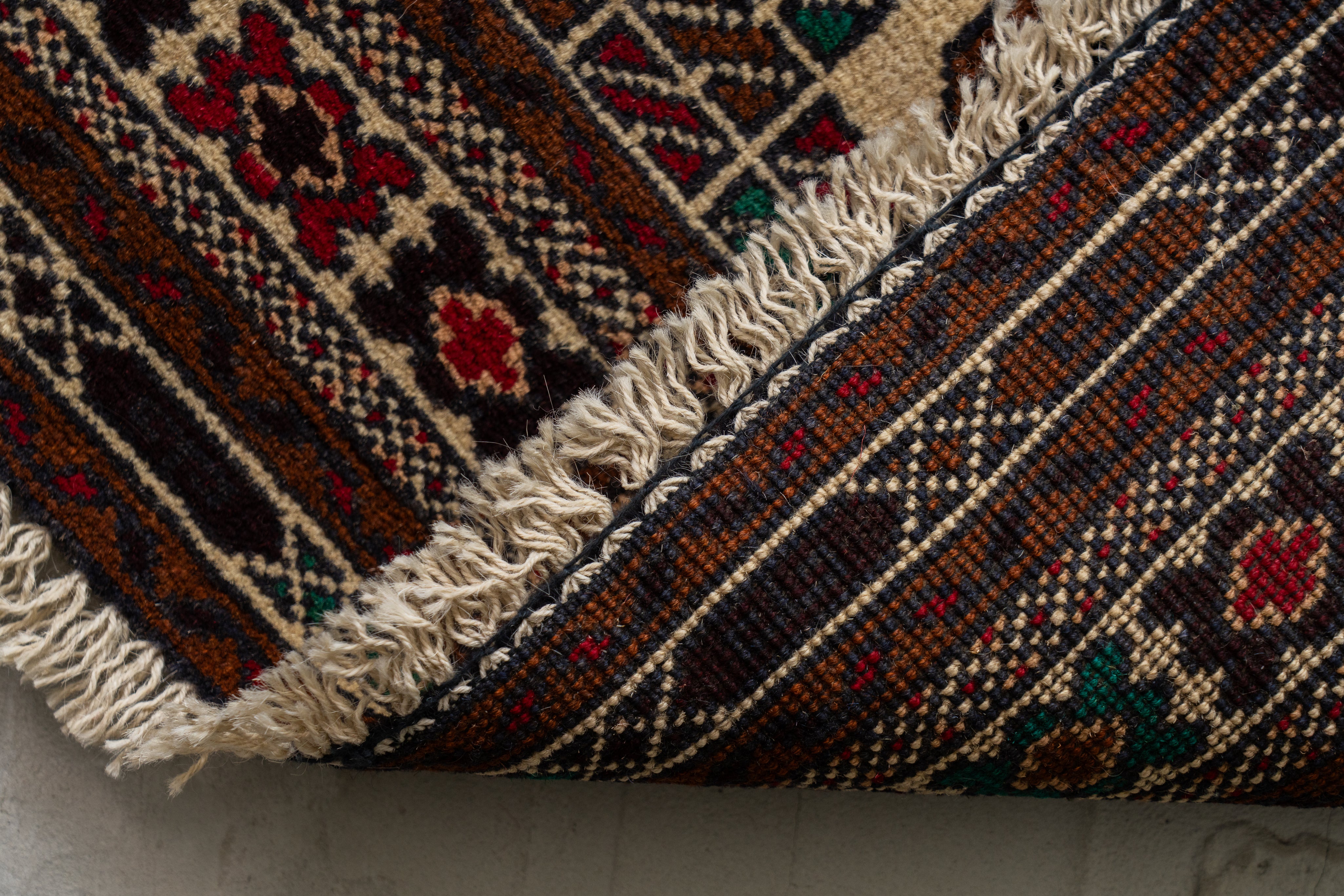 アフガニスタン産 1990年代 バルーチ族】トライバルラグ-ヴィンテージ