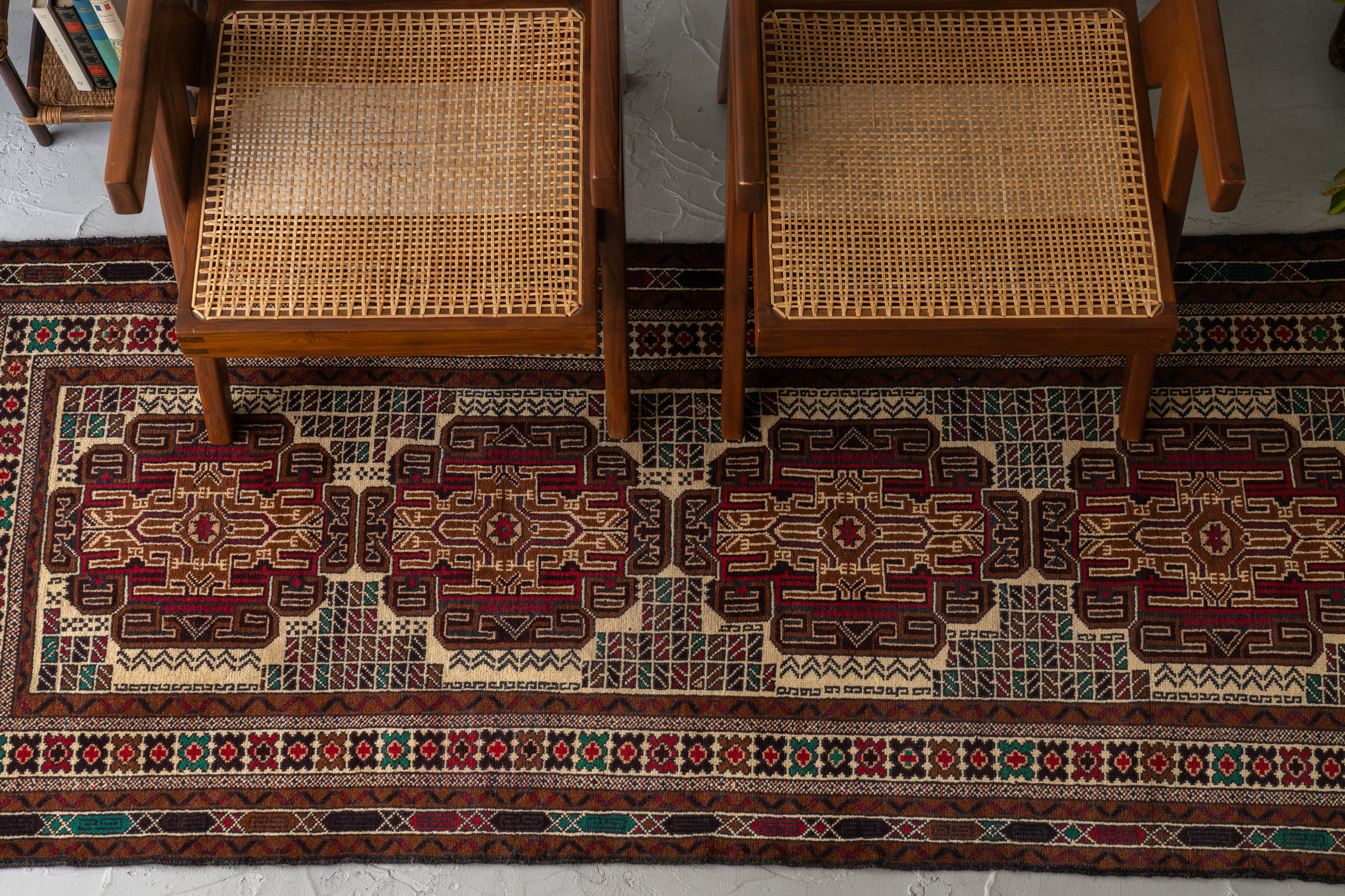 アフガニスタン産 1990年代 バルーチ族】トライバルラグ-ヴィンテージ