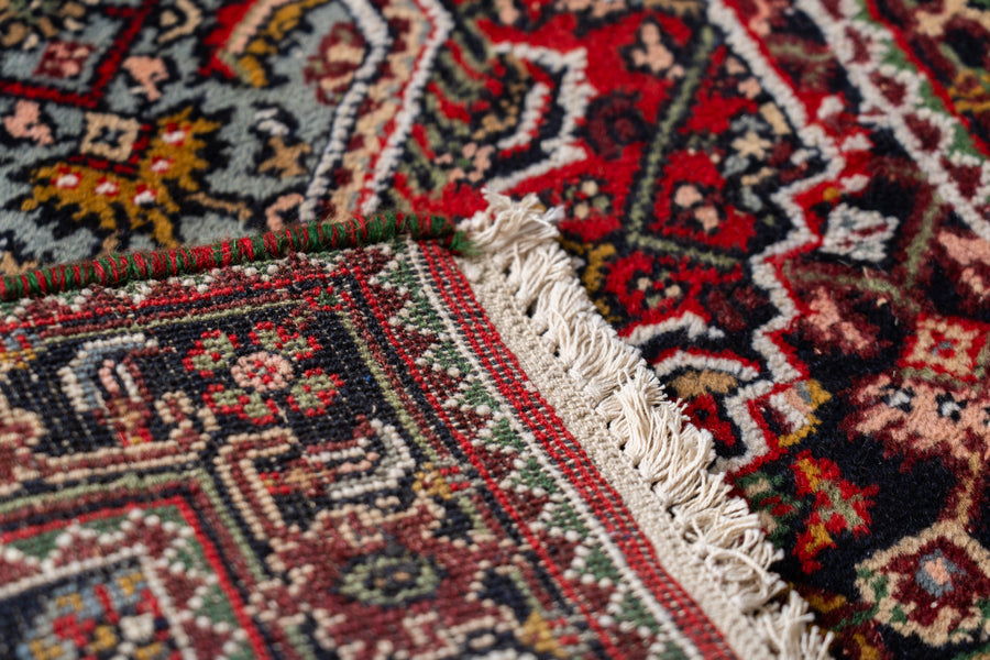 インド産　1990年代　ヴィンテージラグ　メダリオン　マヒデザイン　ヘラティ文様　植物柄　耐久性　長持ち　赤い絨毯　赤　玄関マット　玄関　キッチンマット　ベッドサイド　家具 手織り　絨毯　カーペット　ヴィン手ージラグ専門店　amaleh　通販