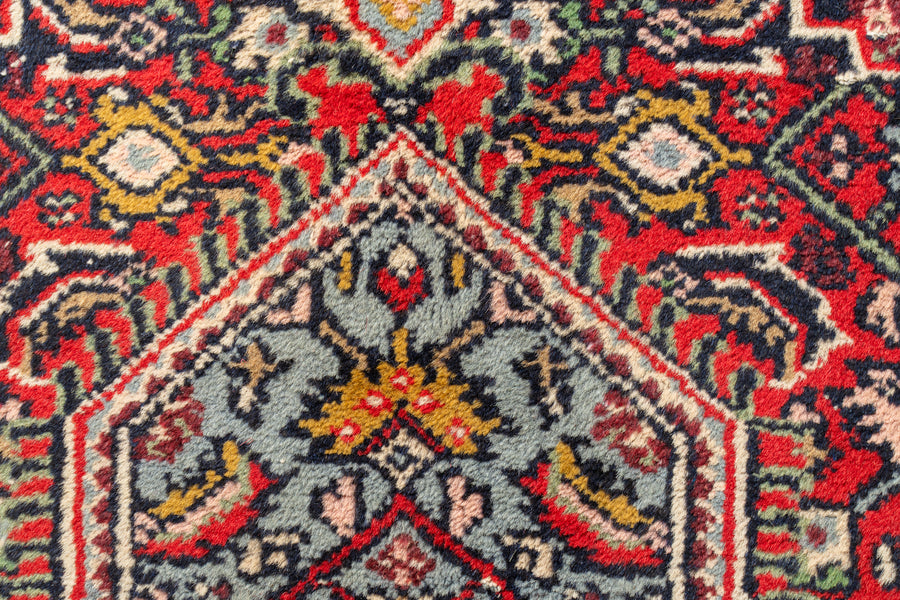 インド産　1990年代　ヴィンテージラグ　メダリオン　マヒデザイン　ヘラティ文様　植物柄　耐久性　長持ち　赤い絨毯　赤　玄関マット　玄関　キッチンマット　ベッドサイド　家具 手織り　絨毯　カーペット　ヴィン手ージラグ専門店　amaleh　通販