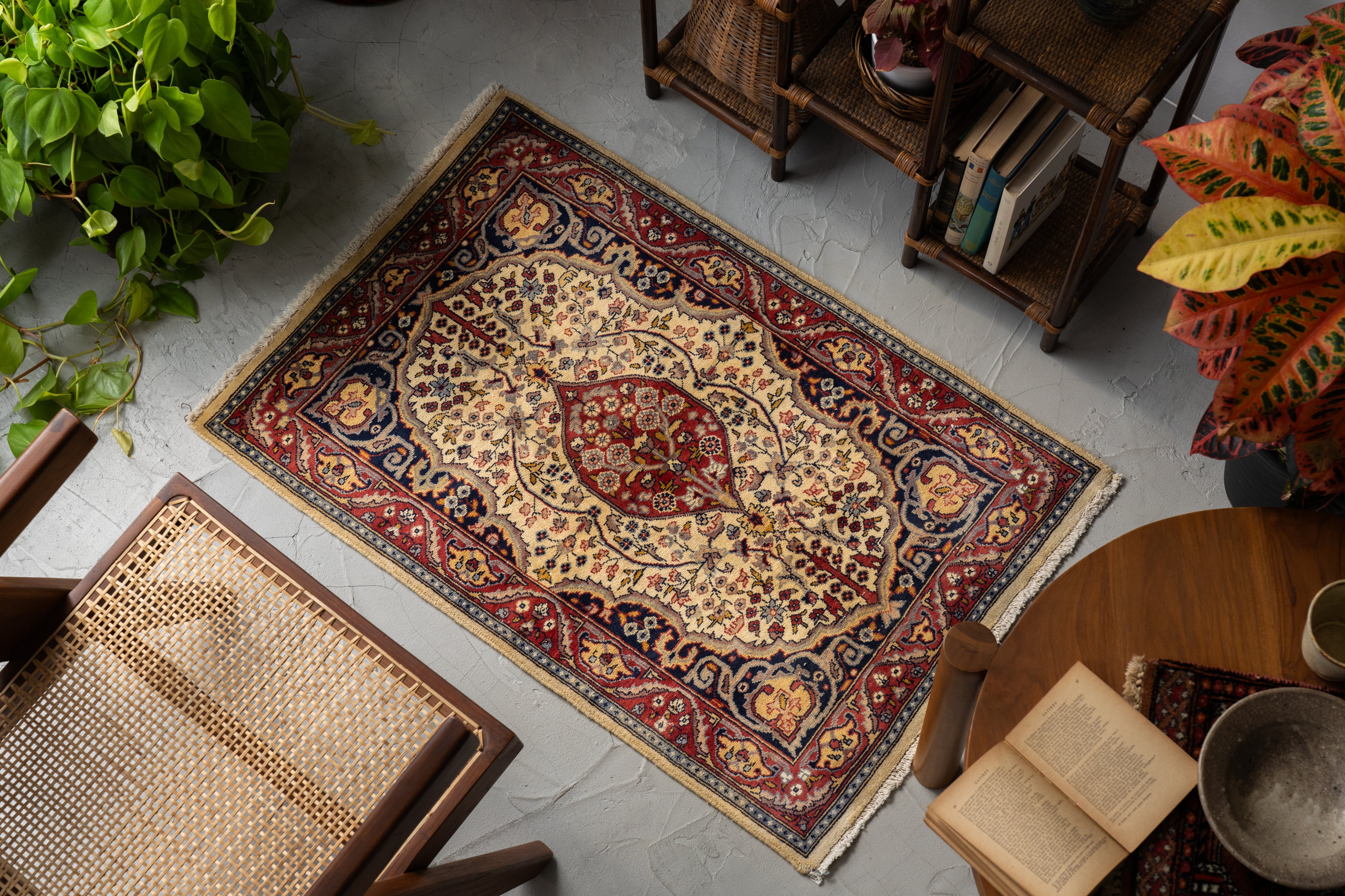 179×121cm パキスタン・ラホール産 絨毯 ラグ アンティーク家具 179×121cm パキスタン・ラホール産 絨毯 ラグ アンティーク家具