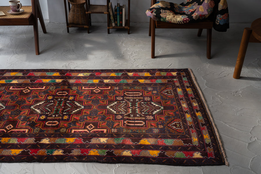 ヴィンテージラグ　トライバルラグ　バルーチ族　ウール（135×87cm）濃茶・赤 ヴィンテージラグ トライバルラグ バルーチ族 ウール（135×87cm