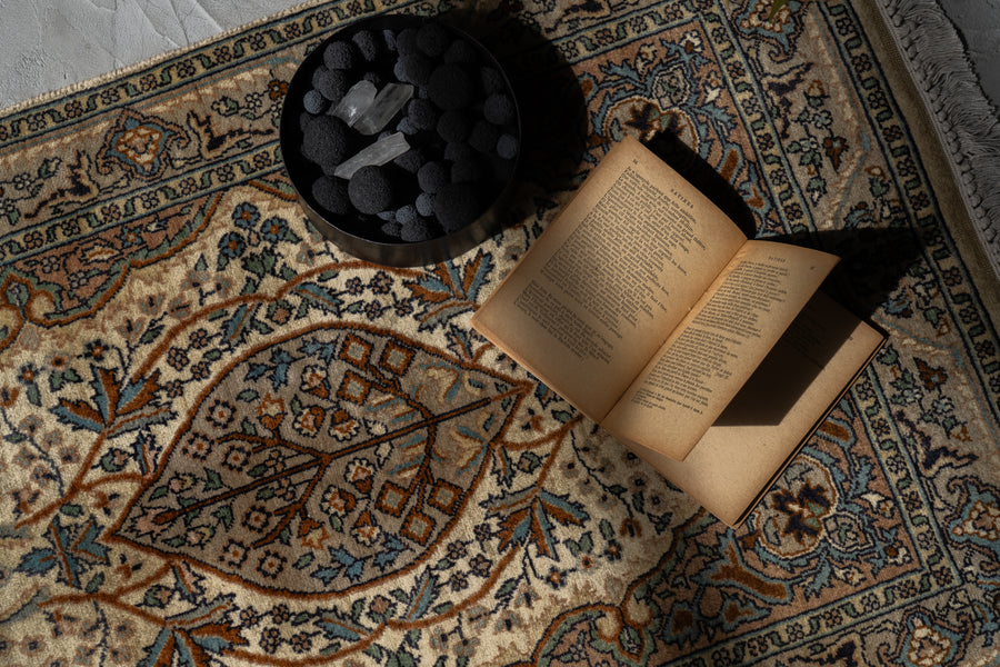 パキスタン産　1980年代　ヴィンテージラグ　パキスタンラグ　ツリーオブライフ　アイボリー　ベージュ　メダリオン　玄関マット　玄関　キッチンマット　ベッドサイド　家具　手織り　絨毯　カーペット　ヴィンテージラグ専門店　amaleh　通販