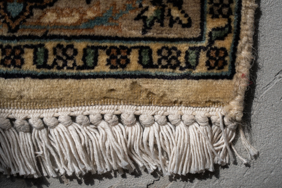 パキスタン産　1980年代　ヴィンテージラグ　パキスタンラグ　ツリーオブライフ　アイボリー　ベージュ　メダリオン　玄関マット　玄関　キッチンマット　ベッドサイド　家具　手織り　絨毯　カーペット　ヴィンテージラグ専門店　amaleh　通販