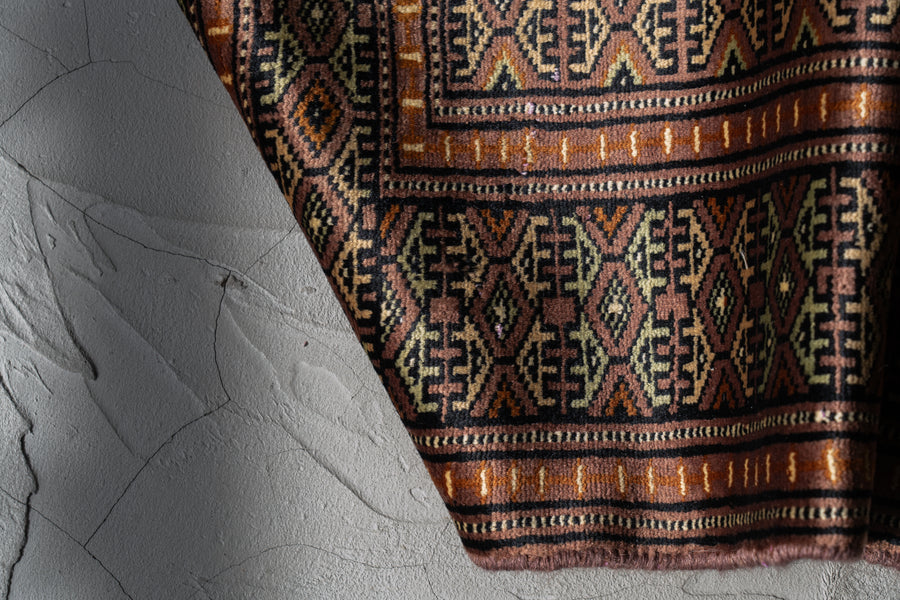 パキスタン産　1980年代　ヴィンテージラグ　パキスタンラグ　イーブルアイ　魔除け　玄関マット　玄関　キッチンマット　ベッドサイド　家具　手織り　絨毯　カーペット　ヴィンテージラグ専門店　amaleh　通販