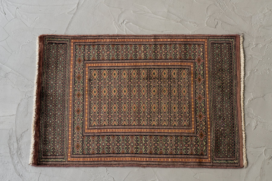 パキスタン産　1980年代　ヴィンテージラグ　パキスタンラグ　イーブルアイ　魔除け　玄関マット　玄関　キッチンマット　ベッドサイド　家具　手織り　絨毯　カーペット　ヴィンテージラグ専門店　amaleh　通販