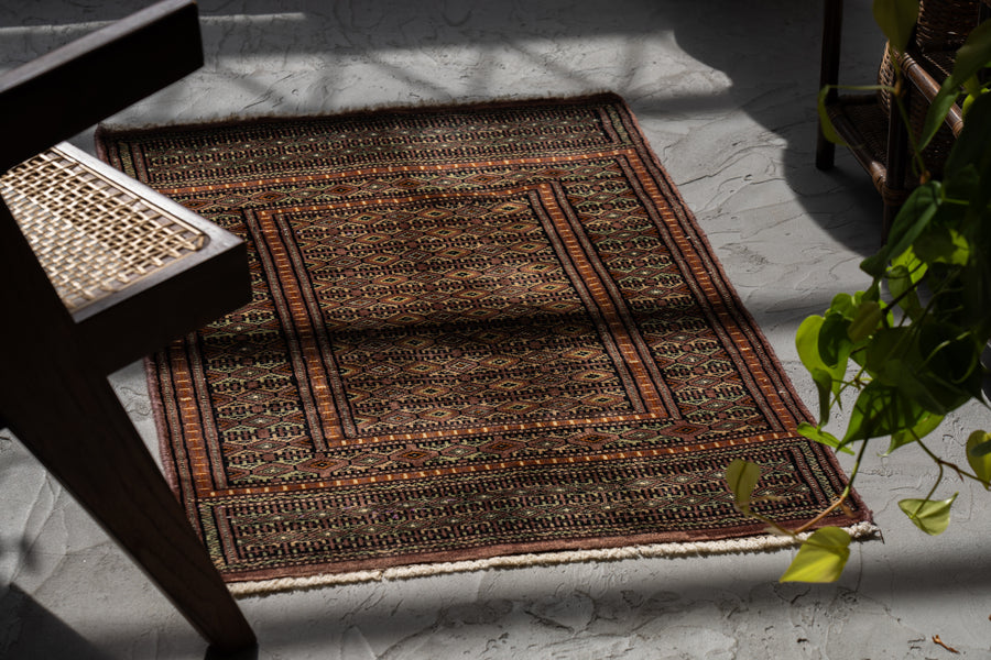 パキスタン産　1980年代　ヴィンテージラグ　パキスタンラグ　イーブルアイ　魔除け　玄関マット　玄関　キッチンマット　ベッドサイド　家具　手織り　絨毯　カーペット　ヴィンテージラグ専門店　amaleh　通販