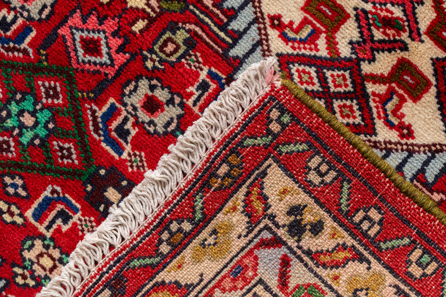 イラン産　1980年代　ペルシャ絨毯　オールドペルシャラグ　ヴィンテージラグ　赤い絨毯　赤　ヘラティ文様　マヒデザイン　メダリオン　リビングサイズ　6畳　8畳　10畳　12畳　ダイニングテーブル　ソファ　テーブル　寝室　スタジオ　和室　ディスプレイ　家具　ヴィンテージ家具　手織り　絨毯　カーペット　amaleh　通販