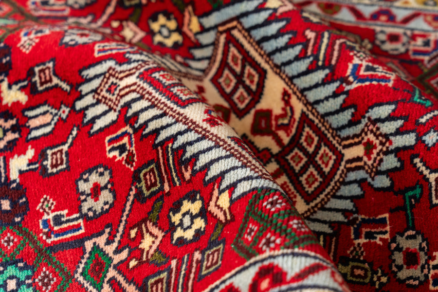 イラン産　1980年代　ペルシャ絨毯　オールドペルシャラグ　ヴィンテージラグ　赤い絨毯　赤　ヘラティ文様　マヒデザイン　メダリオン　リビングサイズ　6畳　8畳　10畳　12畳　ダイニングテーブル　ソファ　テーブル　寝室　スタジオ　和室　ディスプレイ　家具　ヴィンテージ家具　手織り　絨毯　カーペット　amaleh　通販